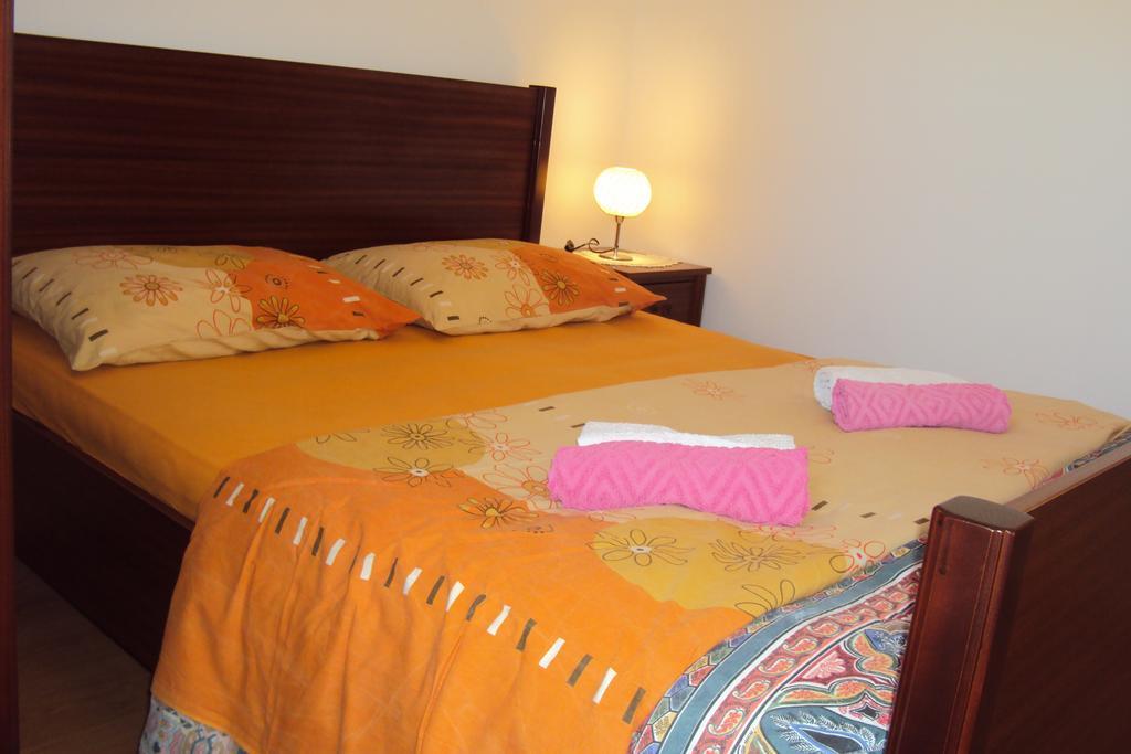 Milutinov Dvor Apartments Vrsi Luaran gambar