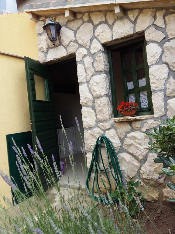 Milutinov Dvor Apartments Vrsi Luaran gambar